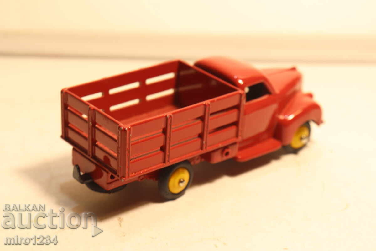 DINKY TOYS STUDEBAKER CAMION MAȘINUȚĂ MODEL - 6 DINKY TOYS STUDEBAKER CAMION MAȘINUȚĂ MODEL - 6