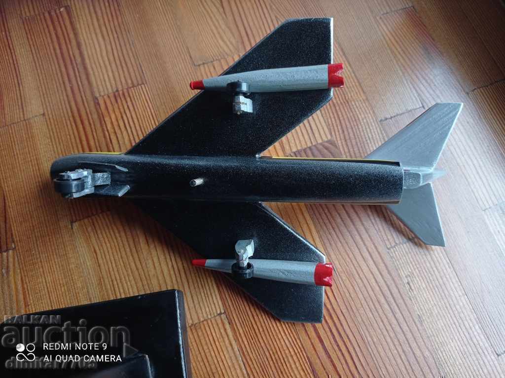 Дървен модел на самолет - 5