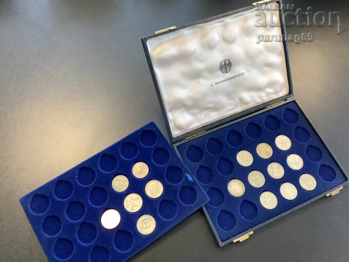 Coin binder with 14 pcs. of 5 marks + 2 pcs. of 2 marks