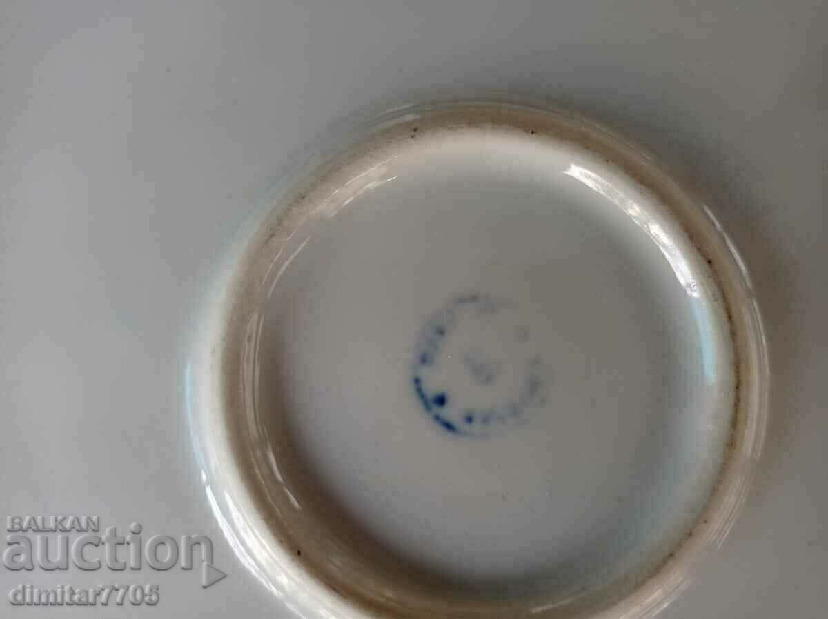 Auction  Large porcelain platter 31 cm