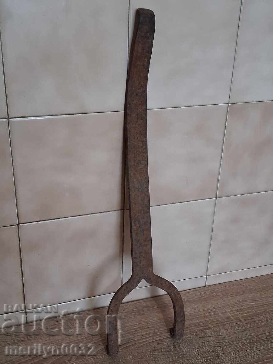 Unealtă veche de dogărie din fier forjat, butoi cu preț € 33.95 | 66.40 BGN