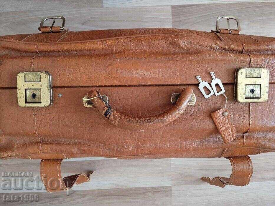 Vintage genuine leather suitcase 54*36*23 cm with price € 38.50 | 75.30 BGN