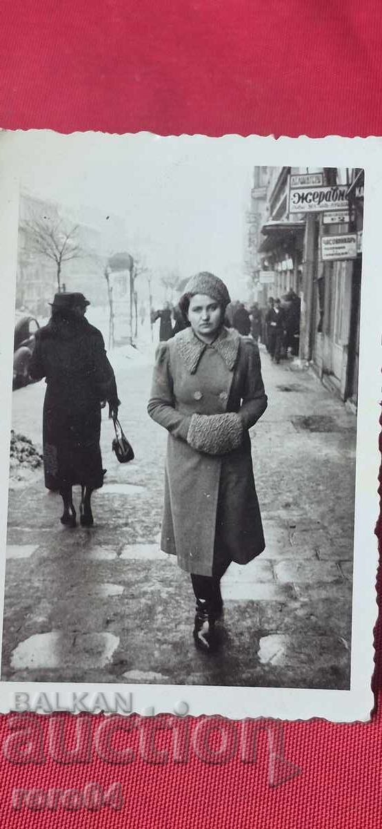 Auction  FROM ONE EURO