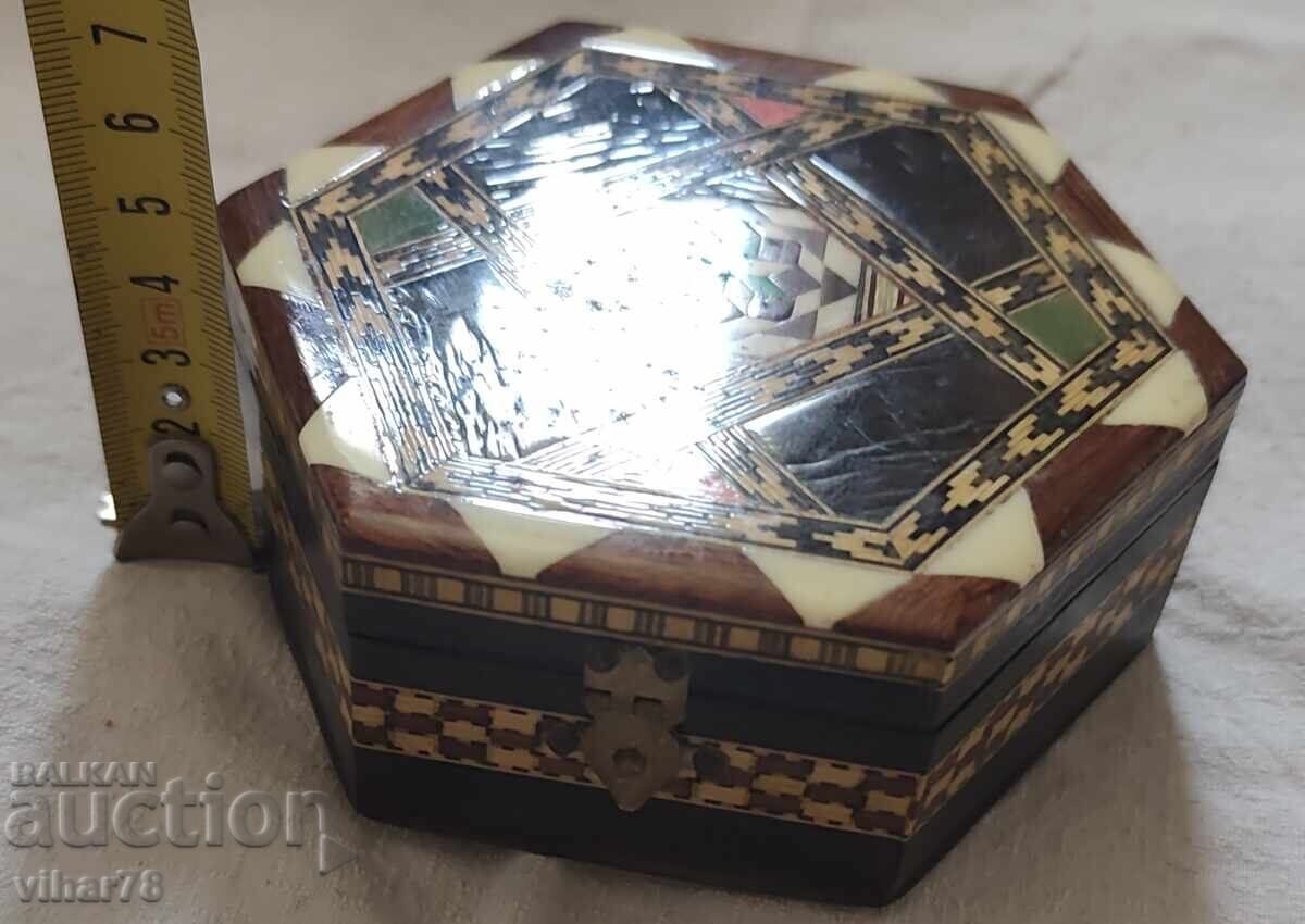 Wooden box - 6 Wooden box - 6