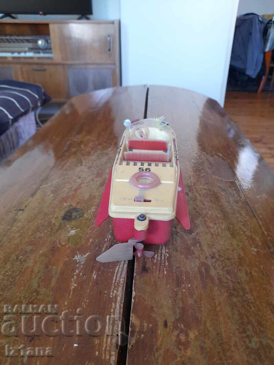 Auction  Old toy boat, speedboat