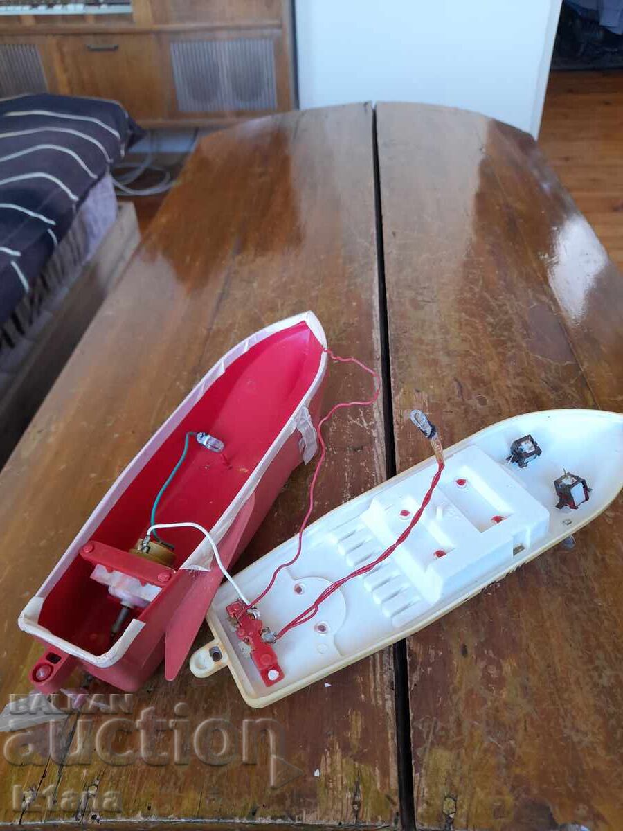 Old toy boat, speedboat - 6