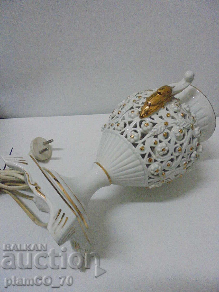 Delivery of No. 8687 Old porcelain table lamp with openwork decoration
