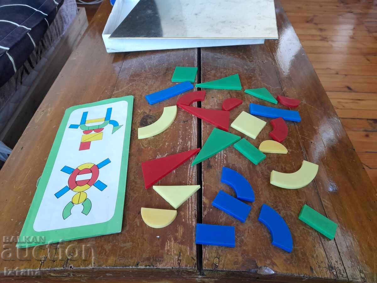 Παράδοση Παλιό παιδικό παιχνίδι Μαγνητικό μωσαϊκό
