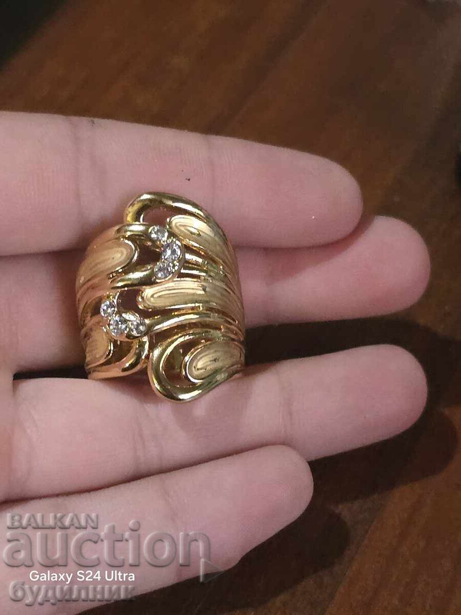 Gold-plated women's ring. Sizes in the photos. 11.98g. Solid Gold-plated women's ring. Sizes in the photos. 11.98g. Solid