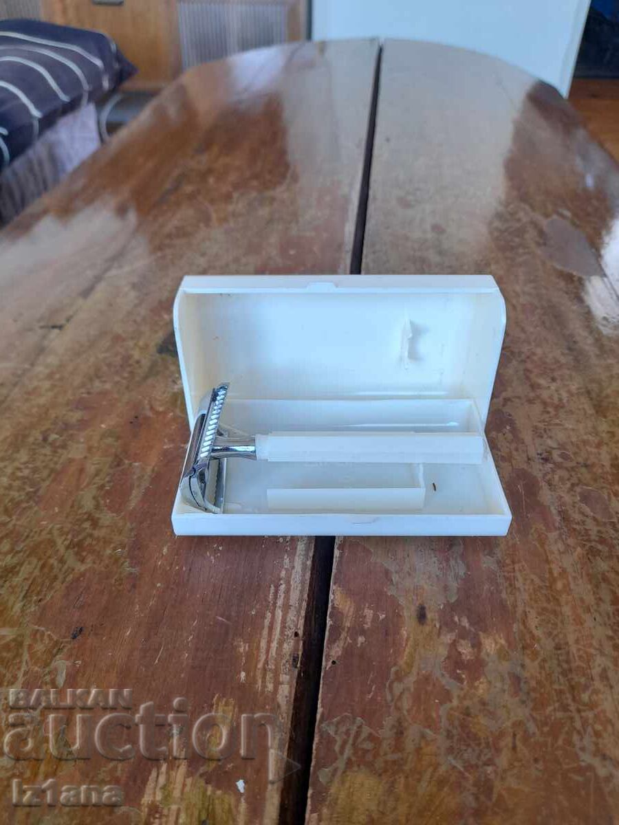 Aparat de ras vechi Vizit cu preț € 26.00 | 50.85 BGN