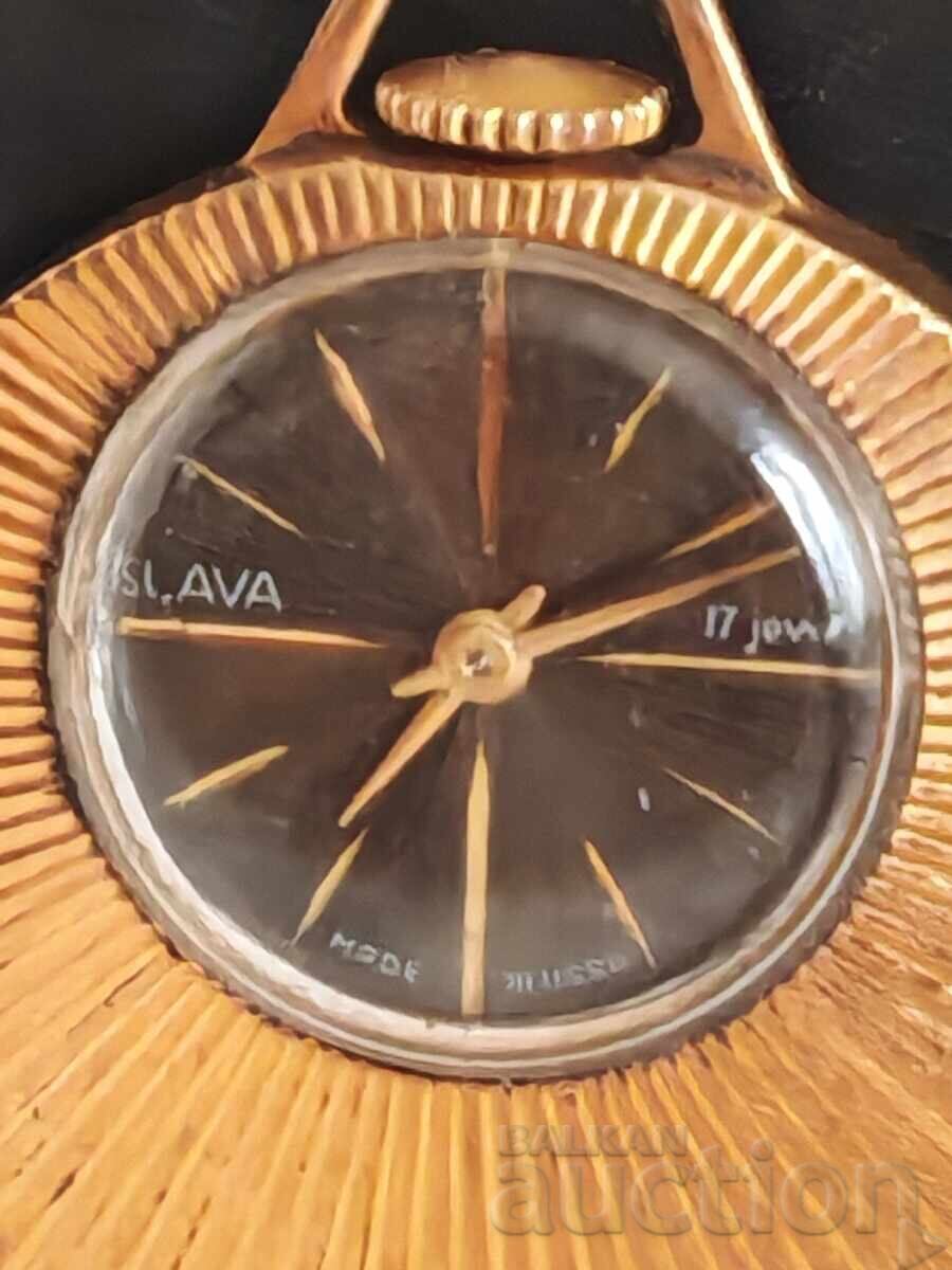 Ceas rusesc sovietic placat cu aur, tip pandantiv, pentru damă, anii 1970 cu preț € 37.00 | 72.37 BGN