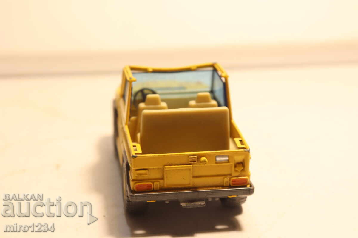 1/43 MERCEDES TOY CAR MODEL - 6