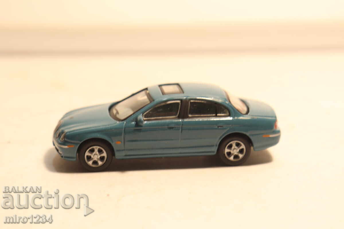 1/72 JAGUAR TOY CAR MODEL