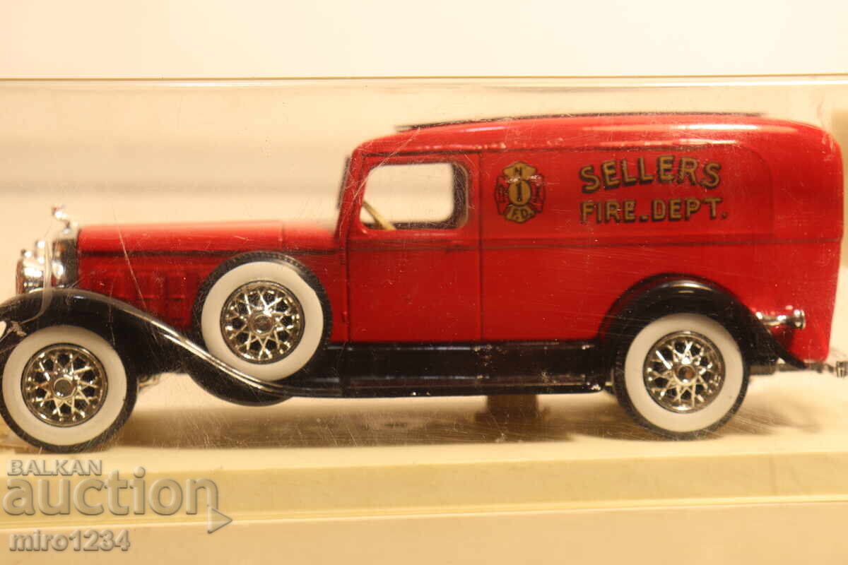 1/43 SOLIDO CADILLAC FIRE TRUCK MODEL - 7