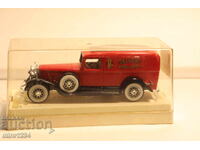 1/43  SOLIDO   CADILLAC   ПОЖАРНА    КОЛИЧКА    МОДЕЛ