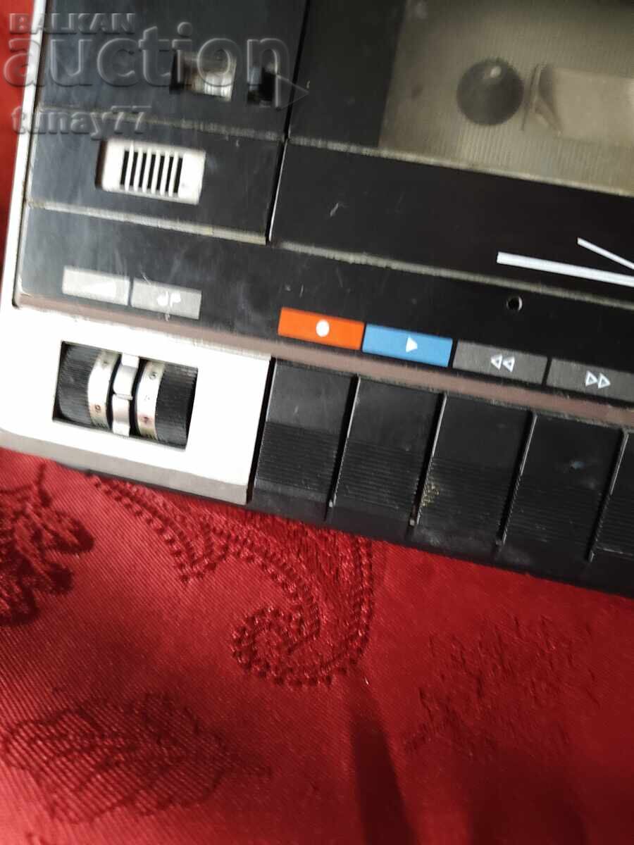 Δημοπρασία Ρετρό φορητό κασετόφωνο (recorder) ITT SL 530