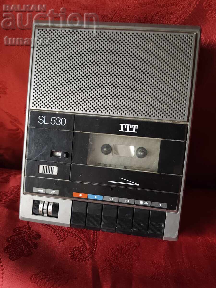 Ρετρό φορητό κασετόφωνο (recorder) ITT SL 530