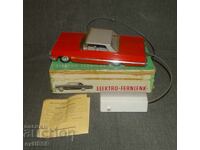 Jucărie veche din 1971, mașină GDR cu baterii Chevrolet, cu cutie
