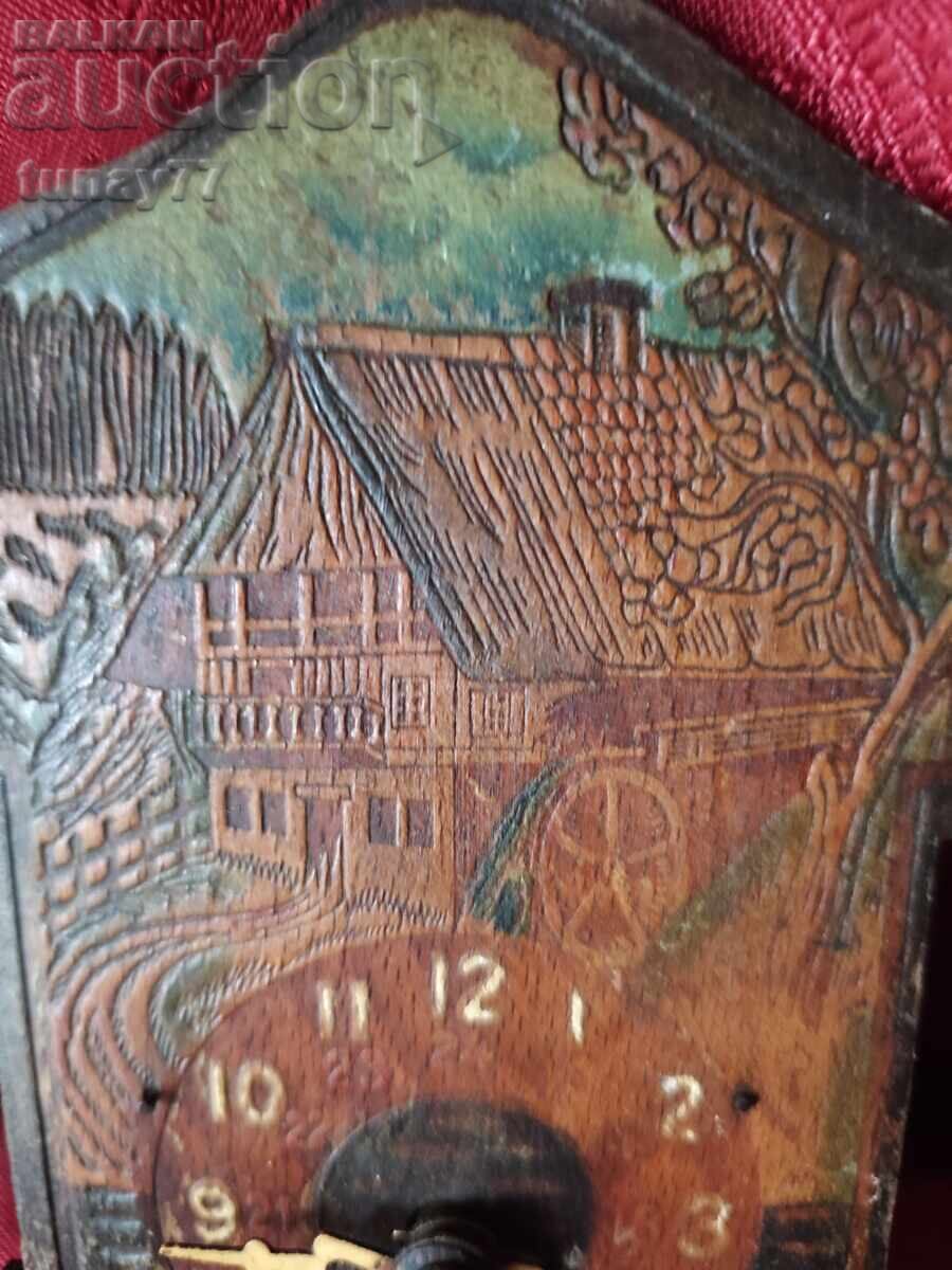 Licitație Ceas de perete decorativ mecanic, realizat în stil