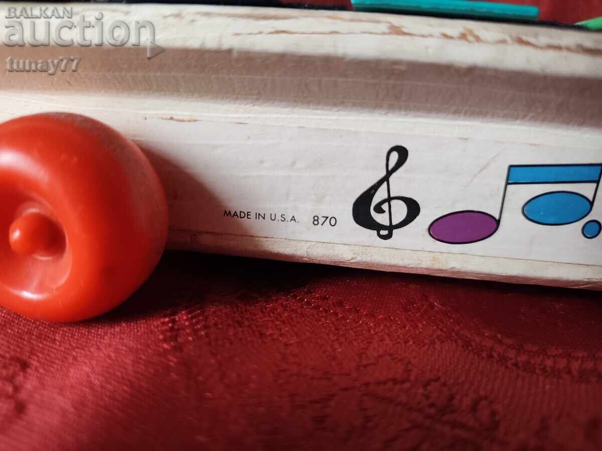 Licitație Xilofon muzical pentru copii pe roți de la marca Fisher-Price