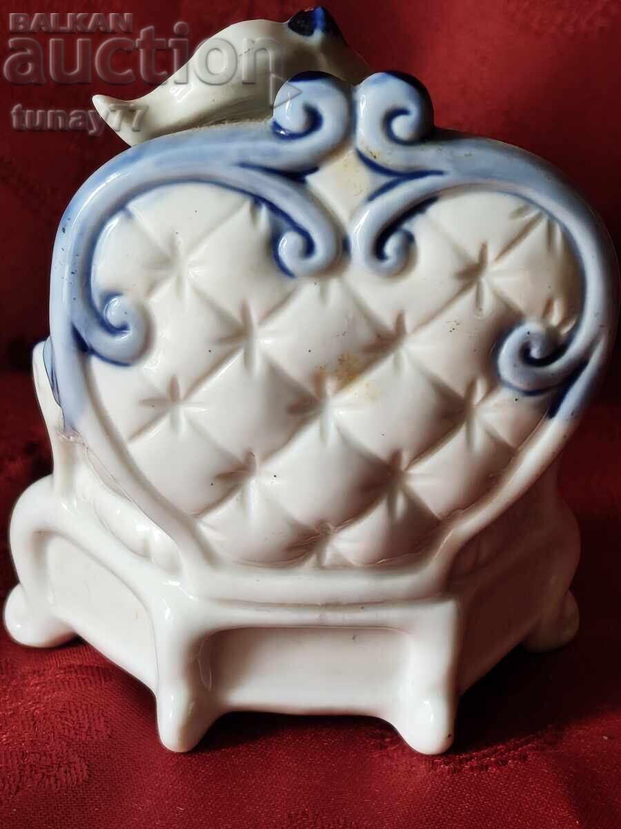 Auction  Vintage porcelain figurine depicting a girl