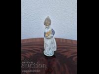 Ισπανικό αγαλματίδιο από πορσελάνη LLADRO
