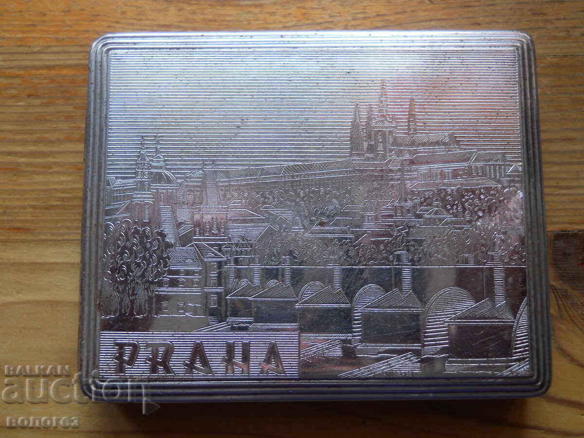 Veche tabacheră "Praga" - Cehoslovacia Veche tabacheră "Praga" - Cehoslovacia