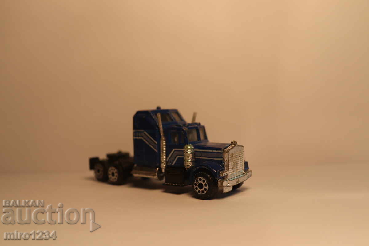 Delivery of 1/87 SCALE USA TRUCK MODEL