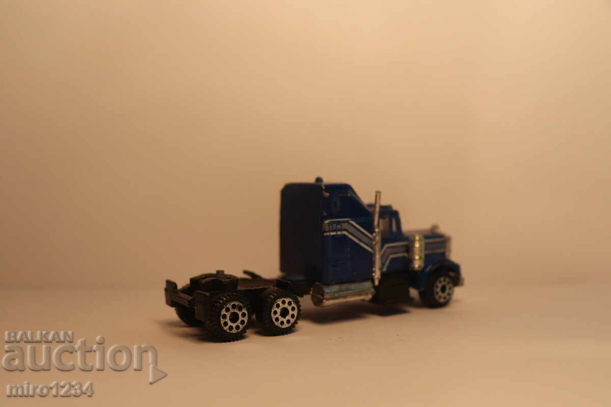 1/87 SCALE USA TRUCK MODEL - 7