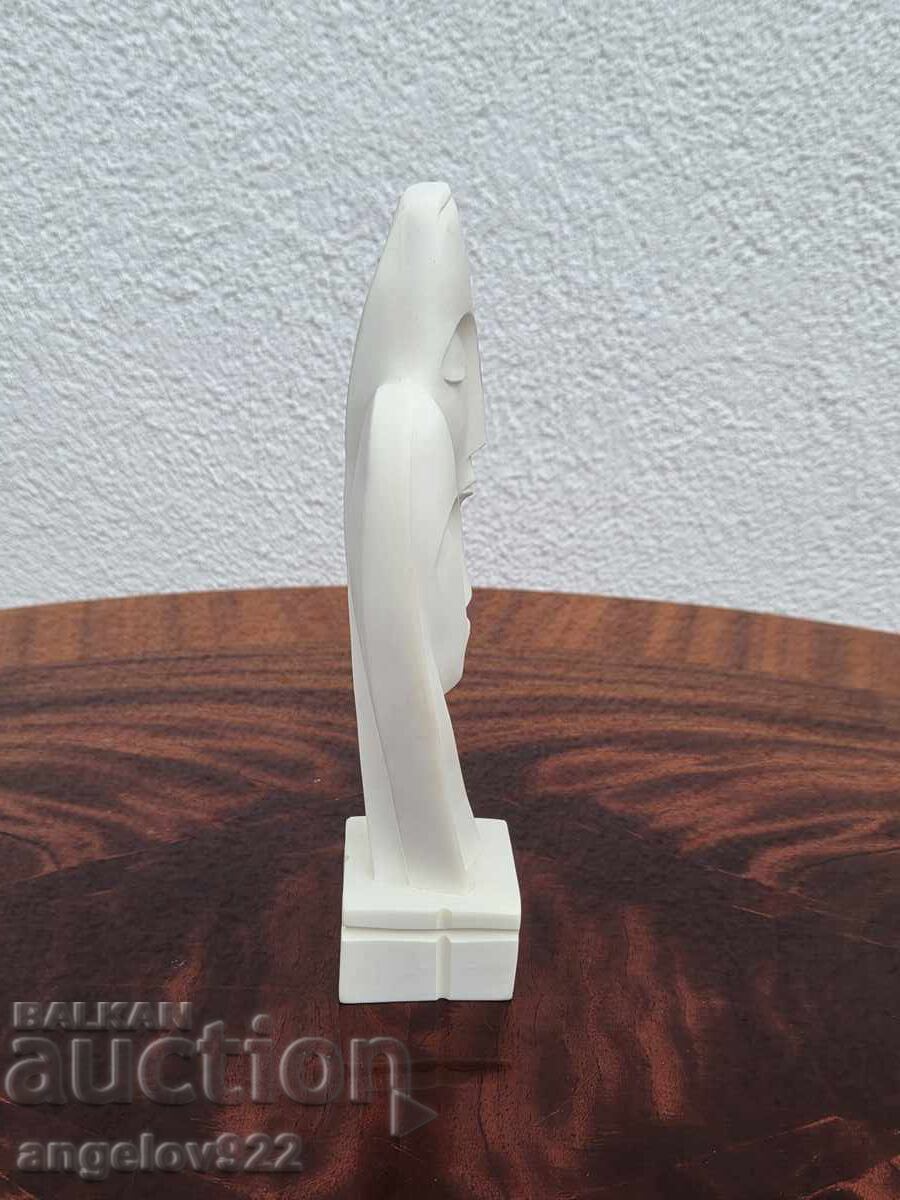 Statueta masiva de alabastru!!! cu preț € 0.01 | 0.02 BGN