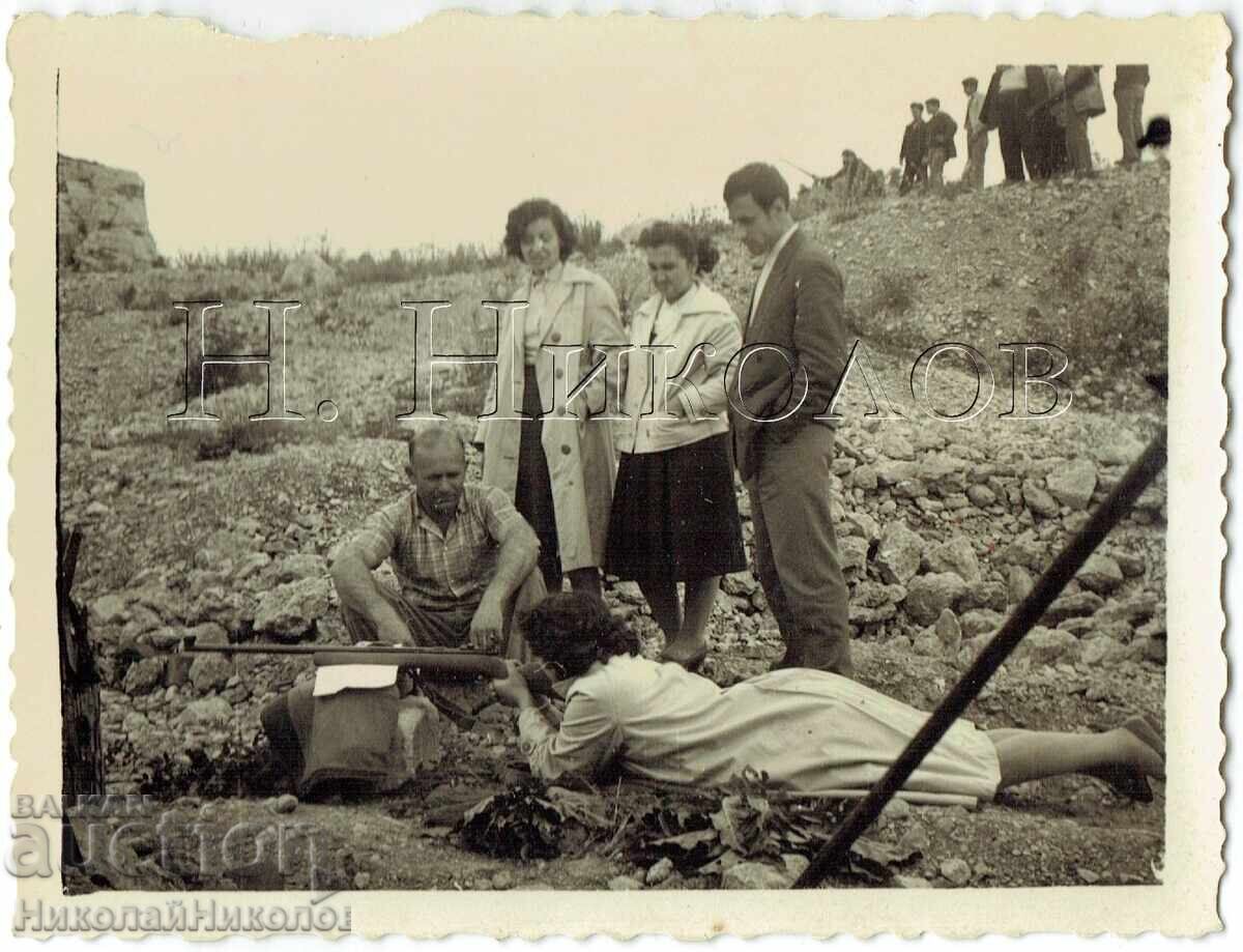 ΜΙΚΡΗ ΠΑΛΙΑ ΦΩΤΟΓΡΑΦΙΑ ΕΚΠΑΙΔΕΥΣΗ ΣΤΗ ΣΚΟΠΟΒΟΛΗ ΜΕ ΤΟΥΦΕΚΙ ZH756