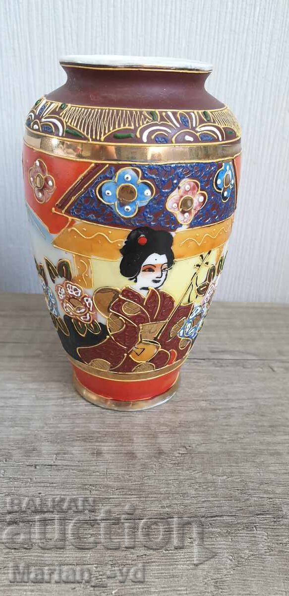 Vaza din portelan japonez