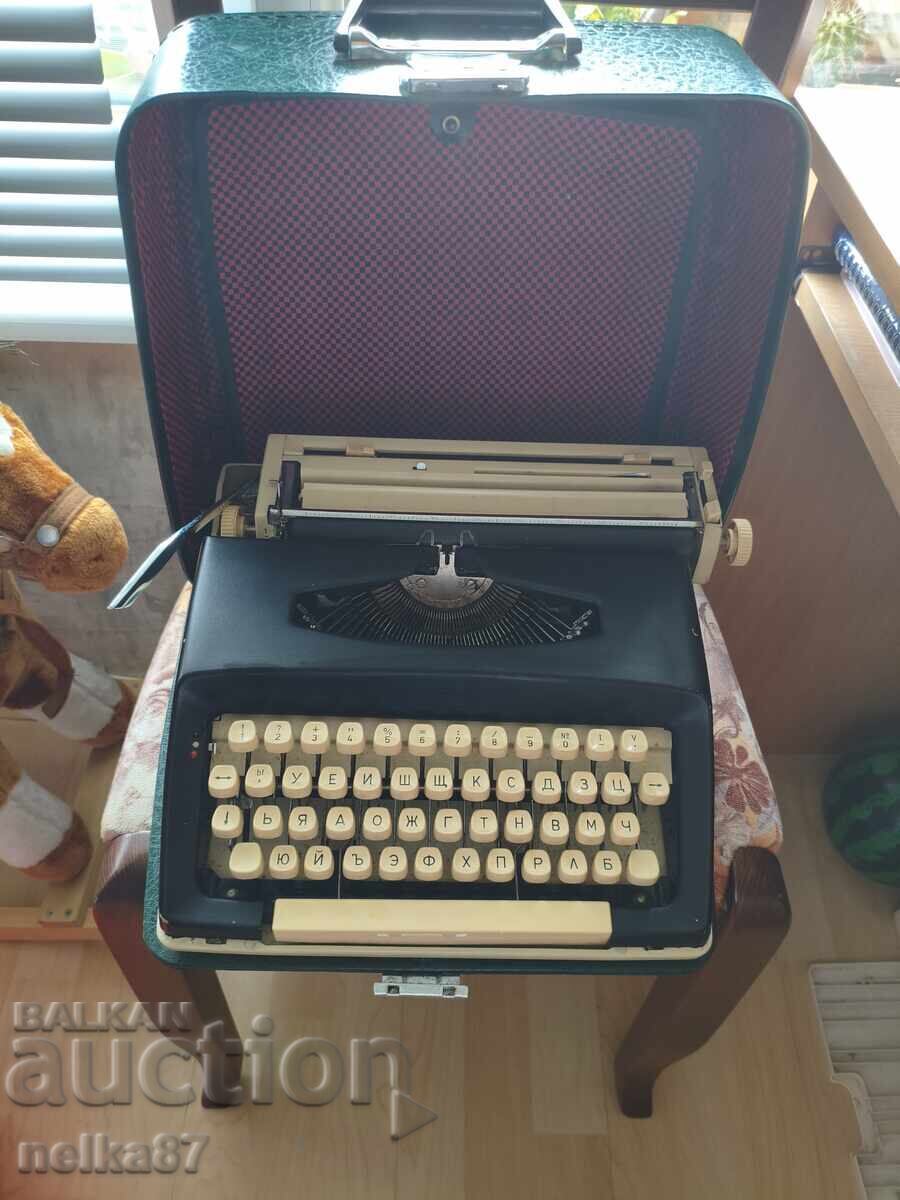 Auction  Typewriter