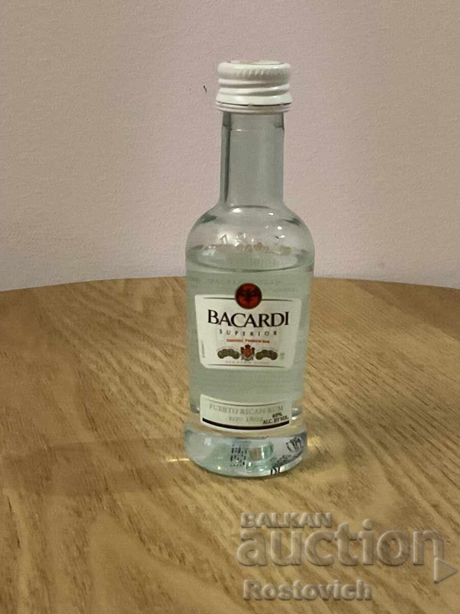Μινιατούρα λευκού ρουμιού «Bacardi Superior», 50 ml Μινιατούρα λευκού ρουμιού «Bacardi Superior», 50 ml