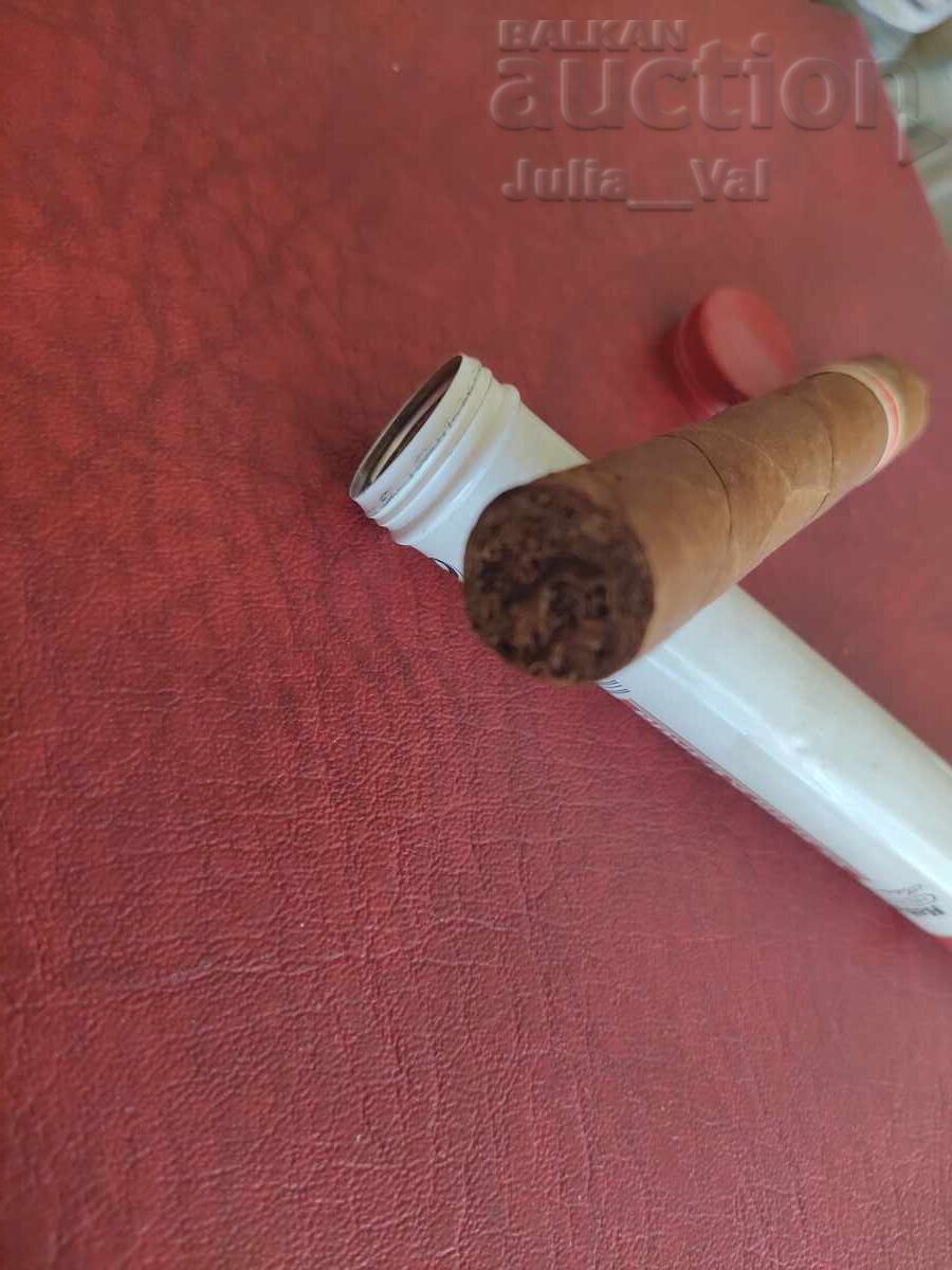 Trabuc cubanez Romeo Y Julieta No.2, preț de pornire de la 0,01 cenți cu preț € 0.01 | 0.02 BGN