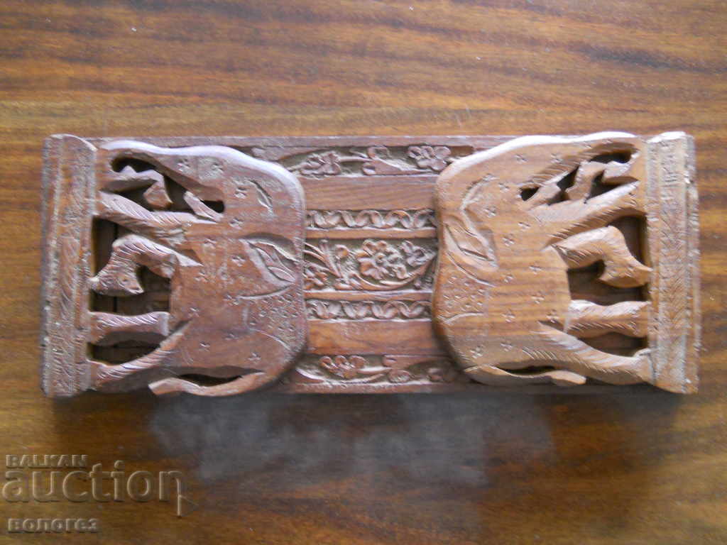 Antique carved wooden bookshelf - India Antique carved wooden bookshelf - India