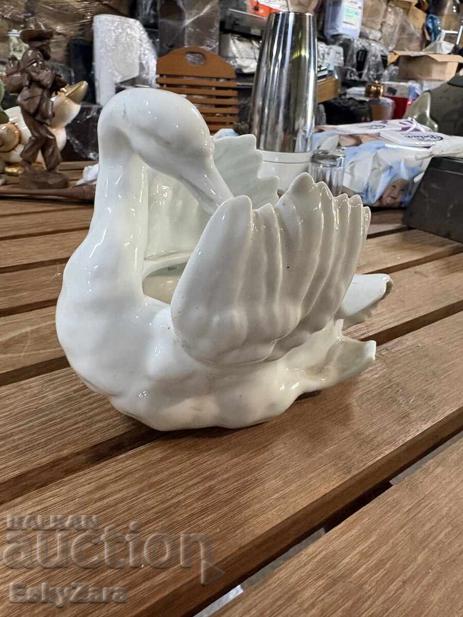 Vază lebădă cu preț € 25.00 | 48.90 BGN