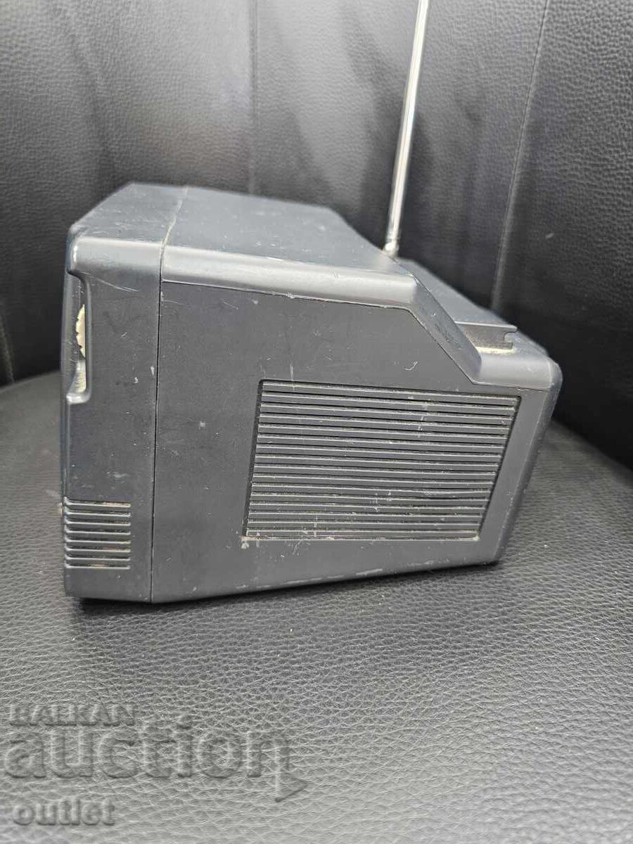 Доставка на Телевизор Roadstar TV-400N