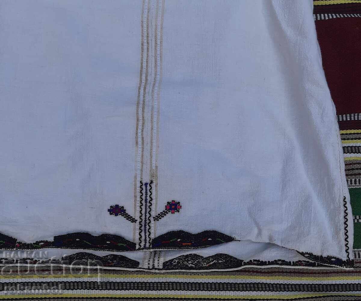 Παράδοση Αυθεντικό πουκάμισο από τη Σάρτα για παραδοσιακή φορεσιά της Πρόβαντια Παράδοση Αυθεντικό πουκάμισο από τη Σάρτα για παραδοσιακή φορεσιά της Πρόβαντια