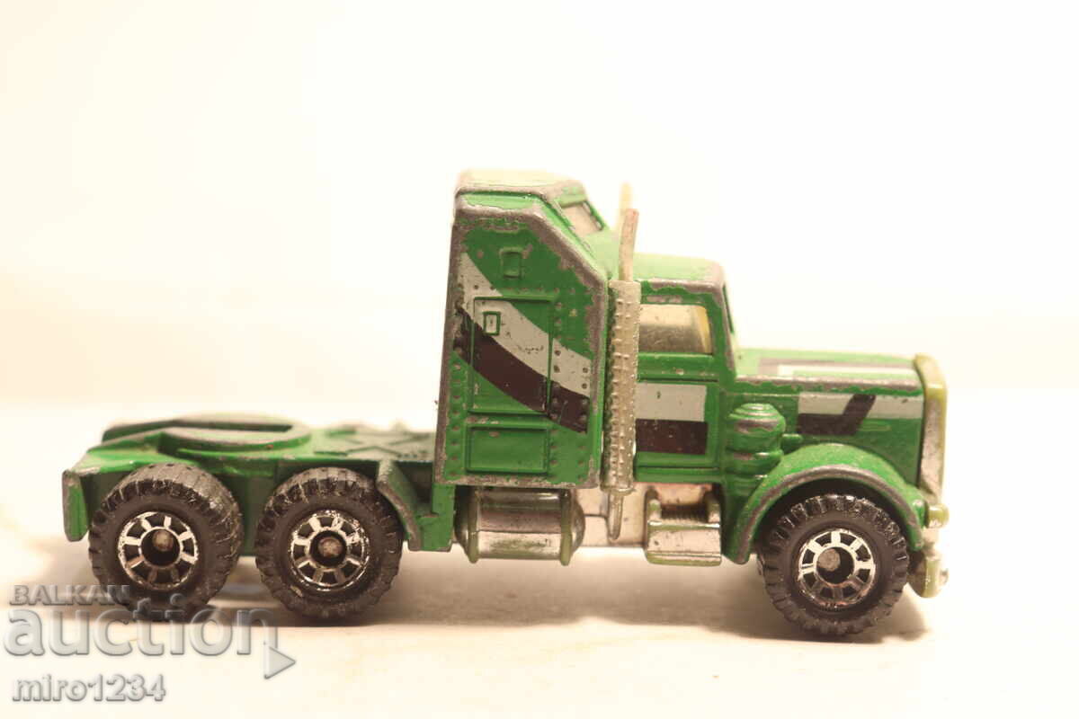 Auction  1/64 MATCHBOX TRUCK CAR MODEL