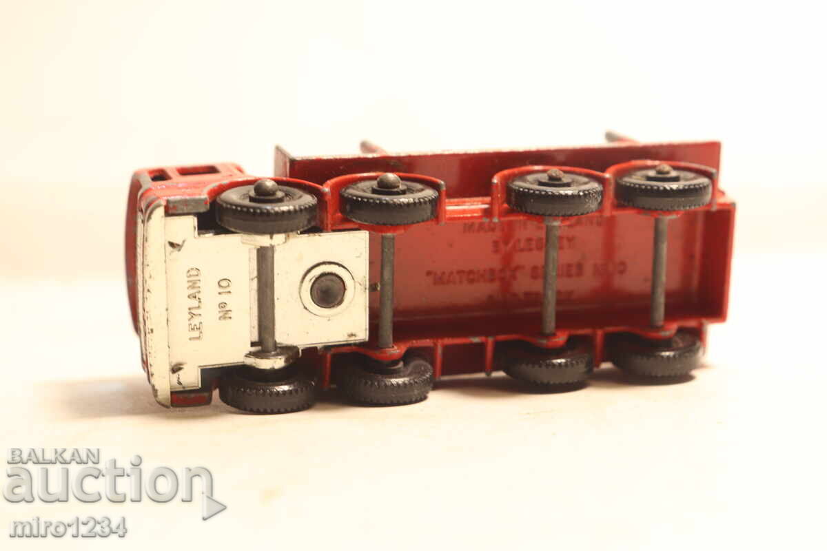 MODEL CAMION MAȘINUȚĂ MATCHBOX 1/64 - 6