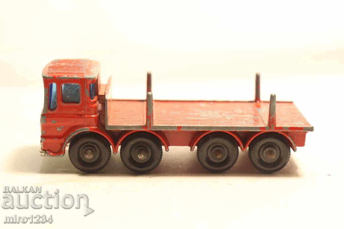 MODEL CAMION MAȘINUȚĂ MATCHBOX 1/64
