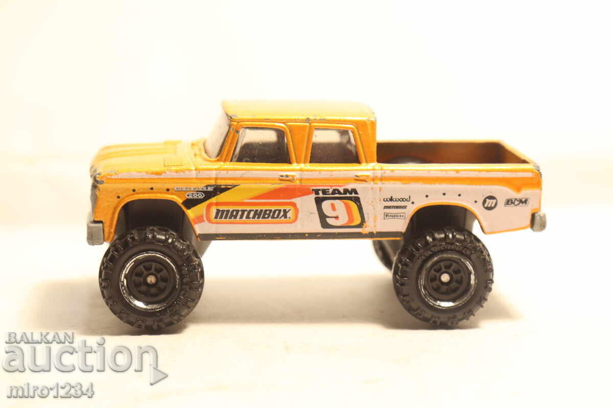 MODEL CAMION MAȘINUȚĂ MATCHBOX 1/64