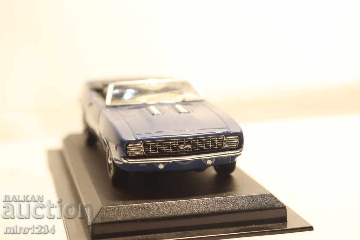 Auction  1/43 CHEVROLET CAMARO TOY CAR MODEL