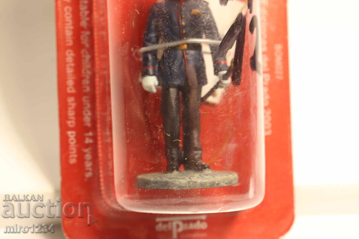 Licitație FIGURINĂ POMPIER DEL PRADO UNIFORMĂ
