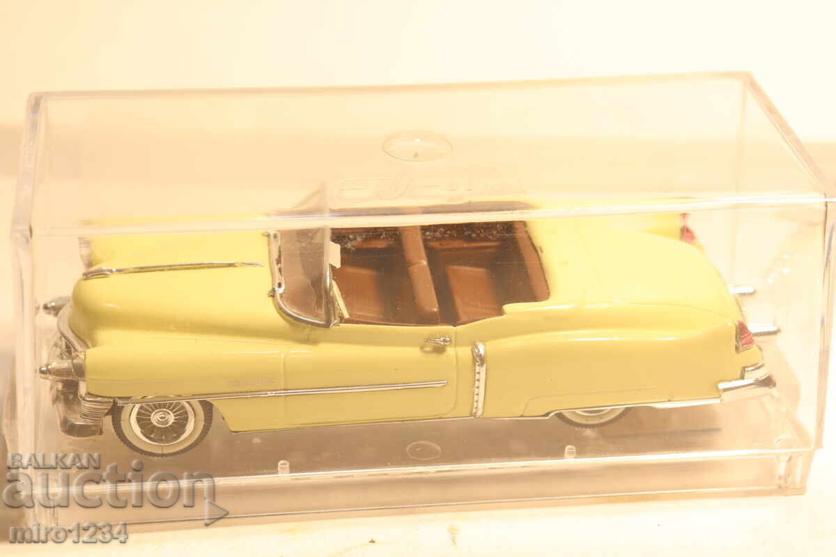 Livrarea MODEL MAȘINUȚĂ JUCĂRIE 1/43 VITESSE CADILLAC