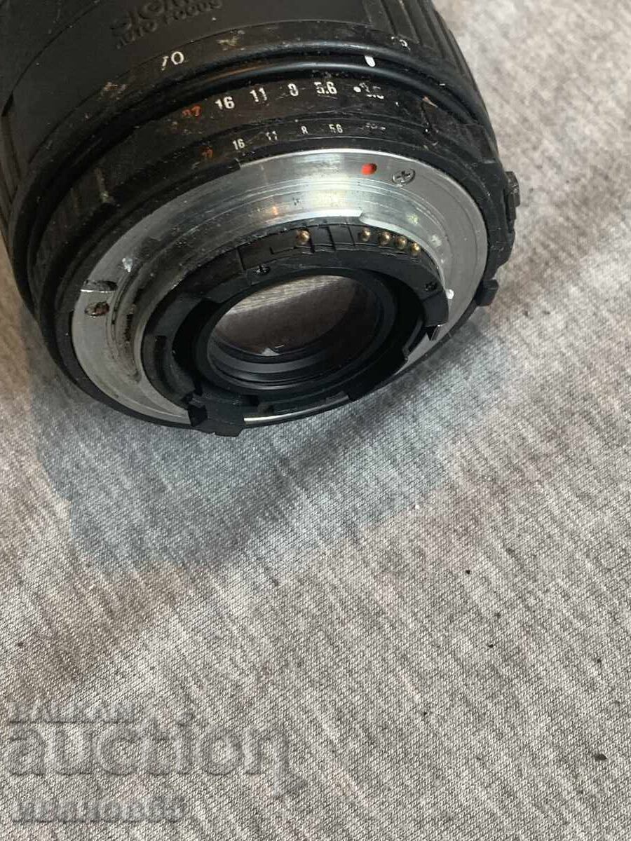 Аукцион обектив за фотоапарат