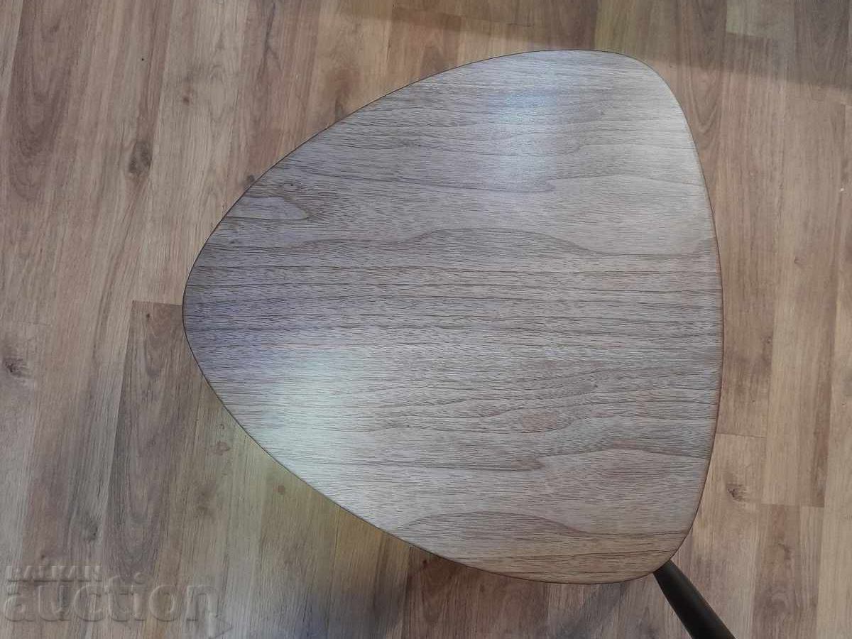 Auction  Set of 2 coffee tables