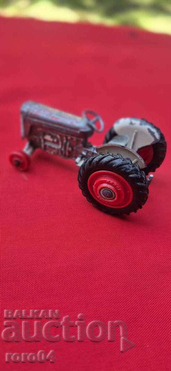Gorgi No 50 Massey Ferguson 65 Traktor