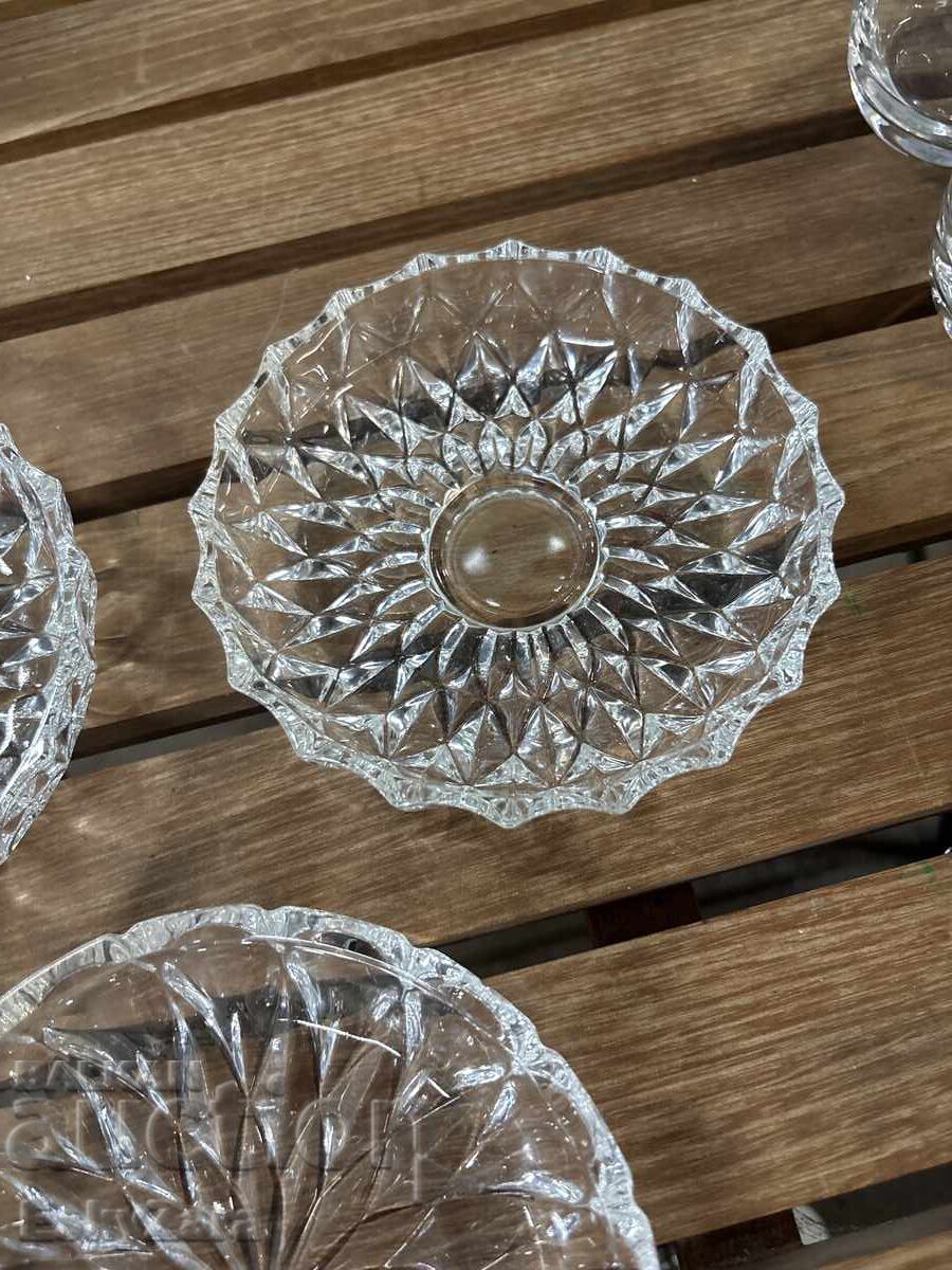 3 boluri de cristal cu preț € 30.00 | 58.68 BGN 3 boluri de cristal cu preț € 30.00 | 58.68 BGN